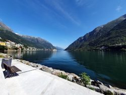 Blick auf norwegischen Fjord