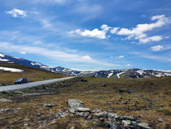 Norwegische Gebirgslandschaft am Tindevegen